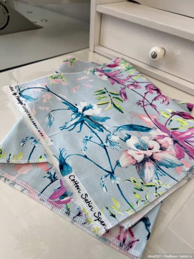 Светло голубая костюмная ткань (фото 2)