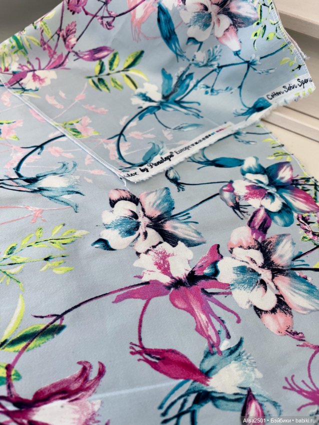 Светло голубая костюмная ткань (фото 3)