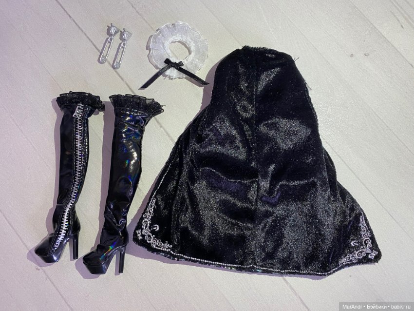 Комплект одежды от Деми Rainbow High (фото 6)