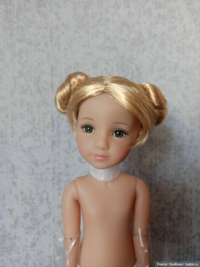 Светлый парик с буклями Джунипер (РубиРед) (фото 2)