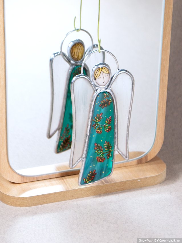 Витражный ангел "Рябина" в технике Тиффани