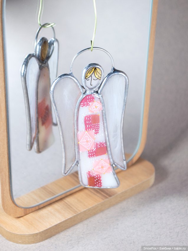 Витражный ангел "Пэчворк" в технике Тиффани