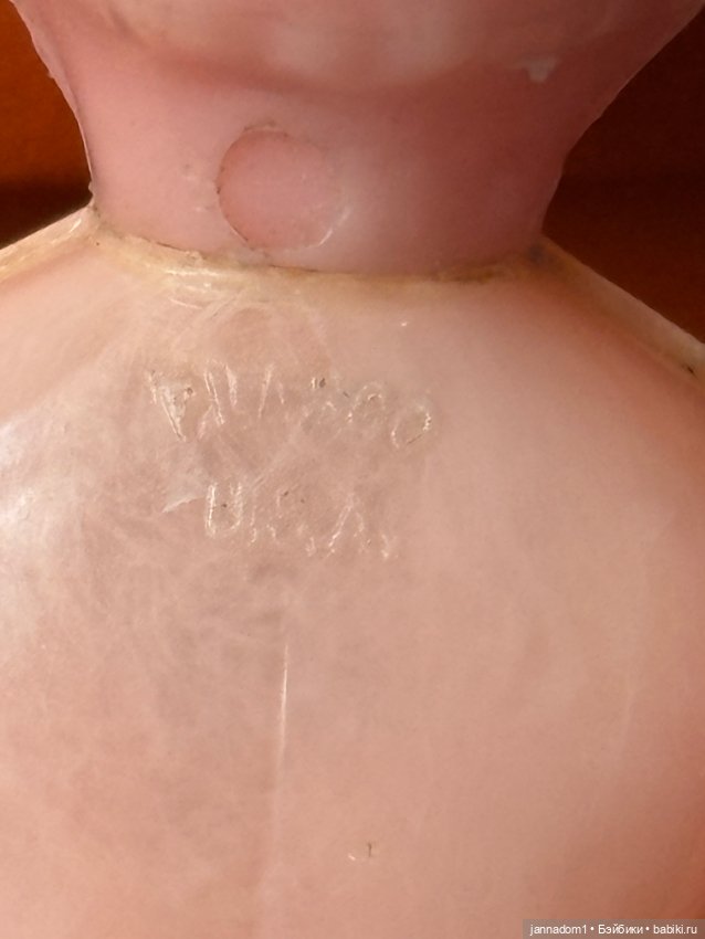 Американская куколка с рельефными волосами, высота 8,5 см (фото 2)