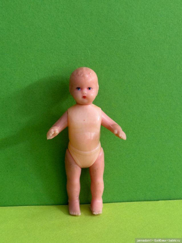 Американская куколка с рельефными волосами, высота 8,5 см (фото 3)