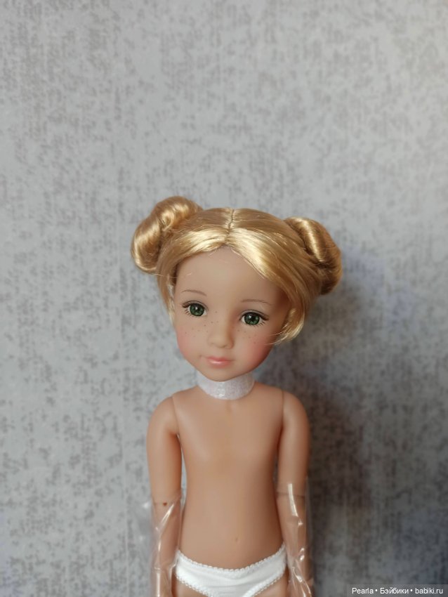 Светлый парик с буклями Джунипер (РубиРед)