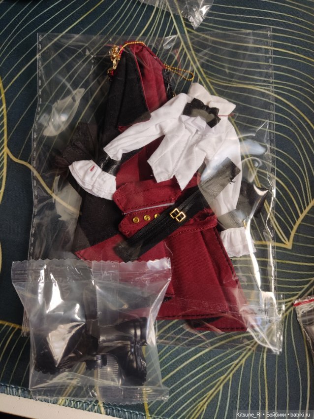 Past in Sicily: аутфит лиса Лоренцо 1/9