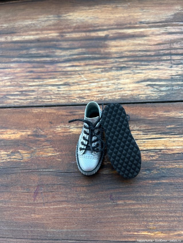 Серебряные кроссовки для бжд кукол 55х19мм (фото 7)