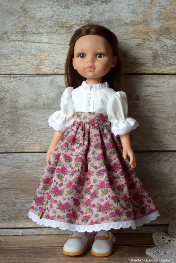 Юбка, блузка на Паола Рейна