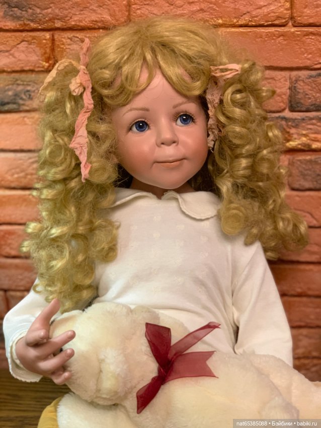 Кукла коллекционная фарфоровая (фото 2)
