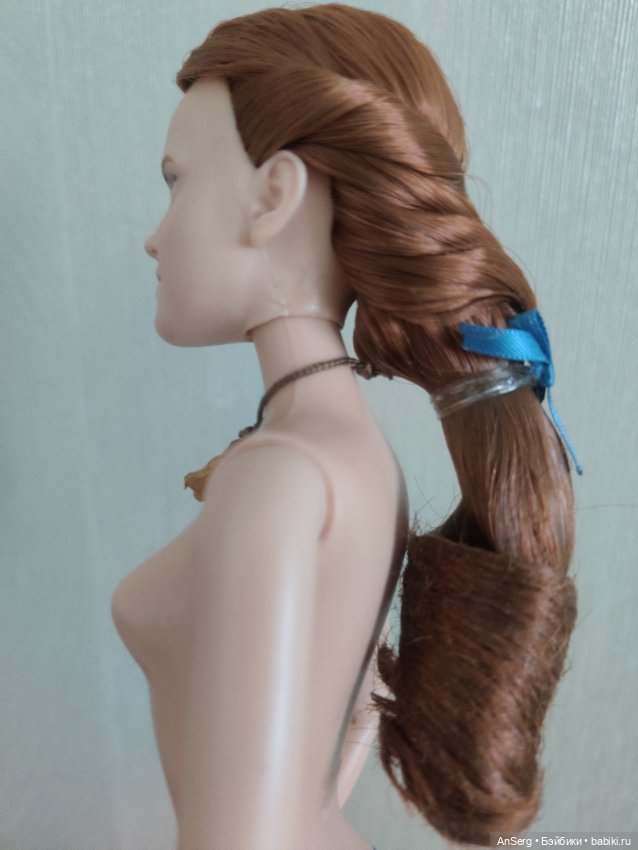 Кукла Белль (Эмма Уотсон) из лимитированного набора Disney Store 2017 года «Красавица и Чудовище» (фото 2)