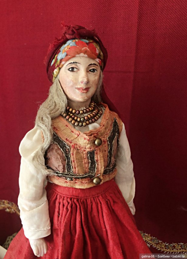 Антикварная кукла в национальном костюме женщины Келецкой губернии (фото 4)