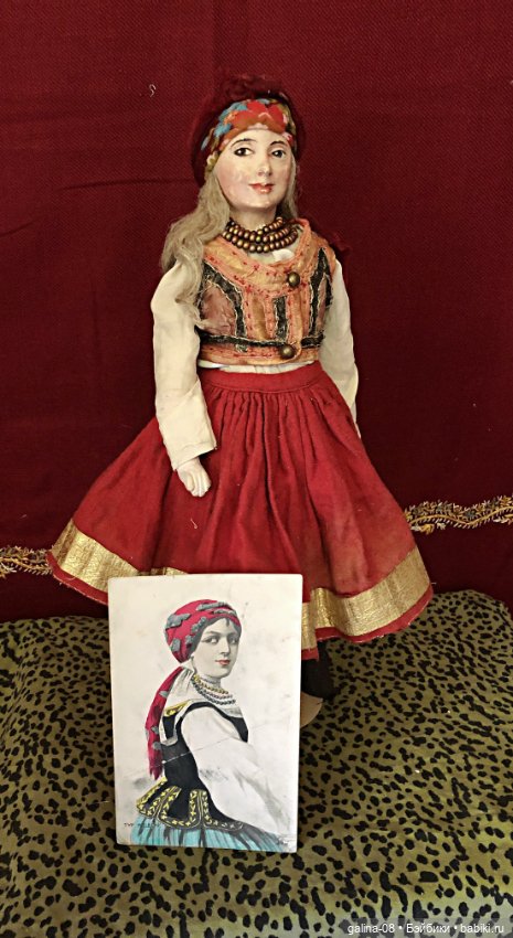 Антикварная кукла в национальном костюме женщины Келецкой губернии