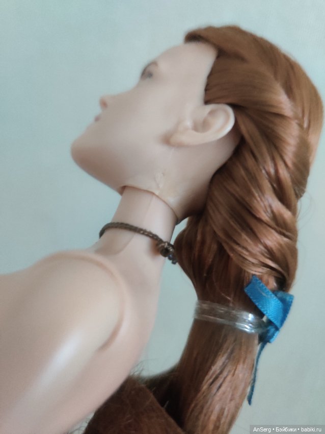 Кукла Белль (Эмма Уотсон) из лимитированного набора Disney Store 2017 года «Красавица и Чудовище» (фото 5)