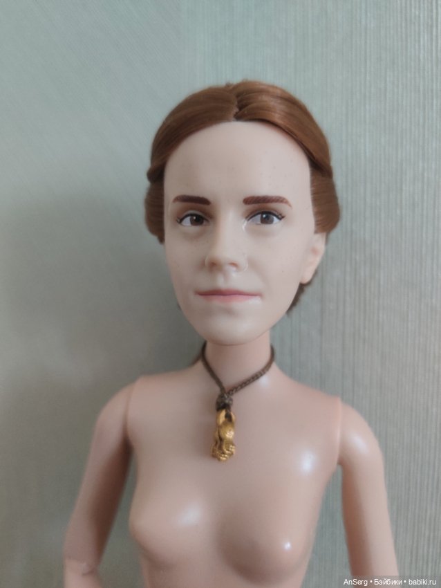 Кукла Белль (Эмма Уотсон) из лимитированного набора Disney Store 2017 года «Красавица и Чудовище»