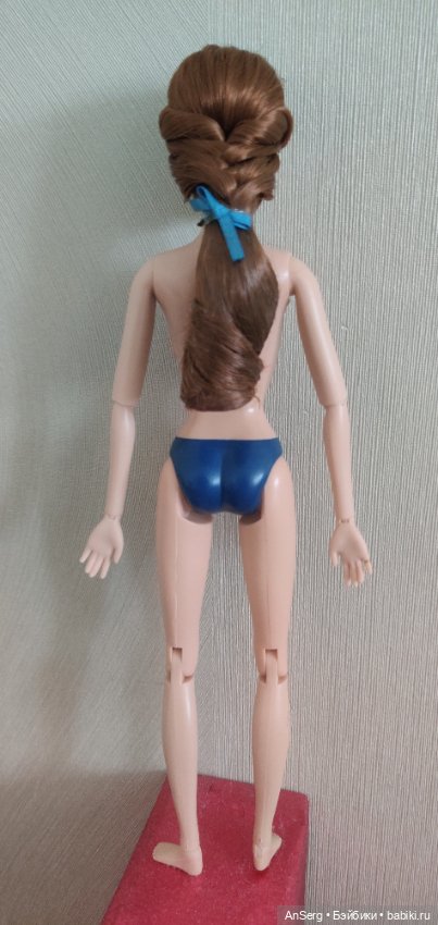 Кукла Белль (Эмма Уотсон) из лимитированного набора Disney Store 2017 года «Красавица и Чудовище» (фото 8)