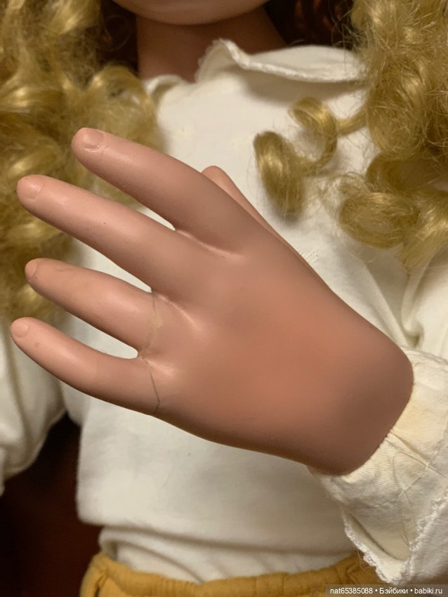 Кукла коллекционная фарфоровая