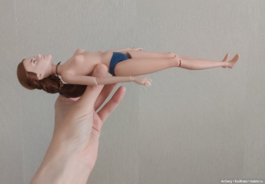 Кукла Белль (Эмма Уотсон) из лимитированного набора Disney Store 2017 года «Красавица и Чудовище» (фото 6)