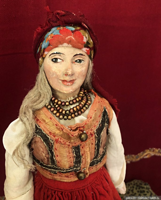 Антикварная кукла в национальном костюме женщины Келецкой губернии (фото 6)