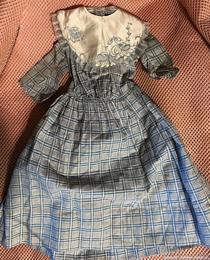 Антикварное кукольное платье
