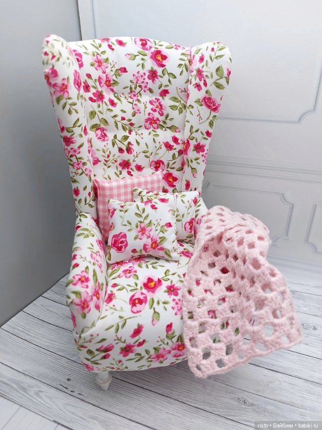 Красивое яркое кресло с цветочным принтом для 1/6 от известного мастера (фото 3)