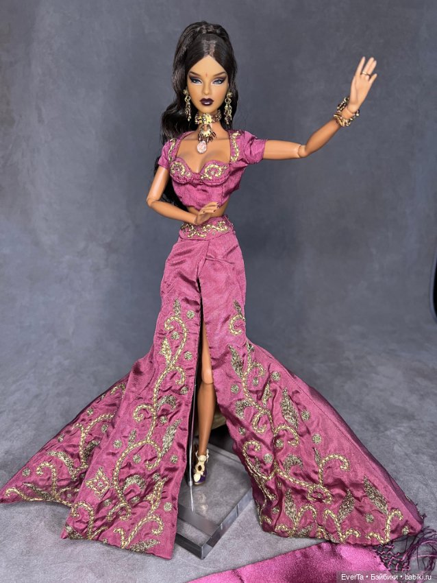 Isha Purple Pose Fashion Royalty (фото 6)