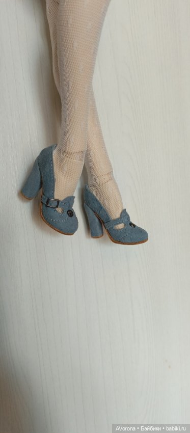 Замшевые туфли серо голубого цвета на высоком каблуке