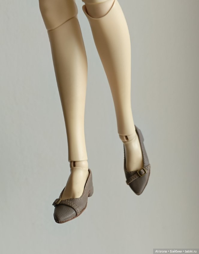 Туфли на низком каблучке, серо- бежевые (фото 4)