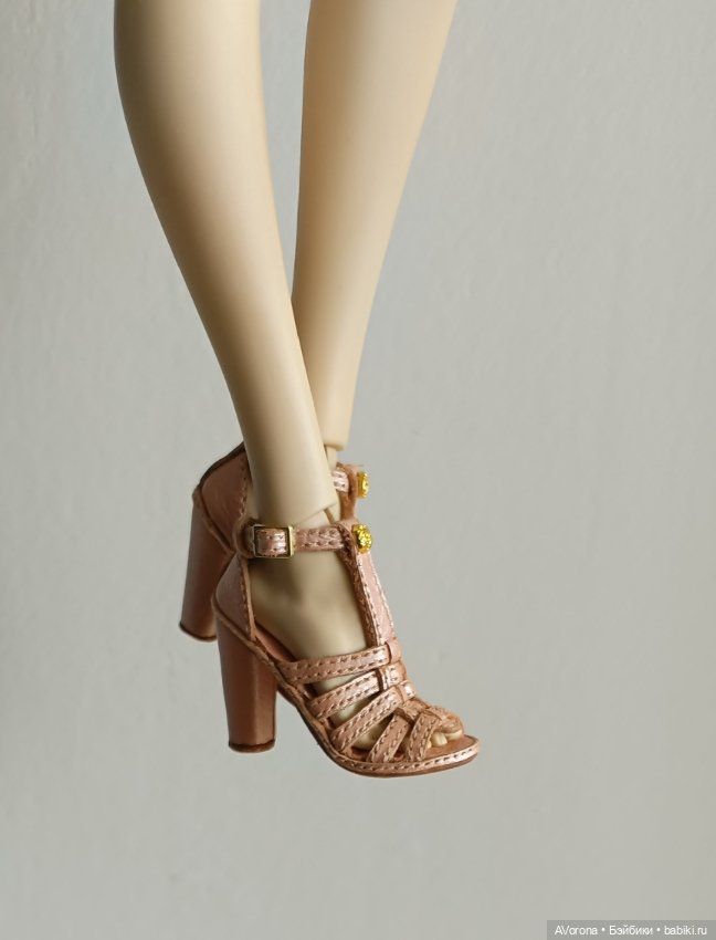 Перламутрово- персиковые босоножки из натуральной кожи (фото 6)