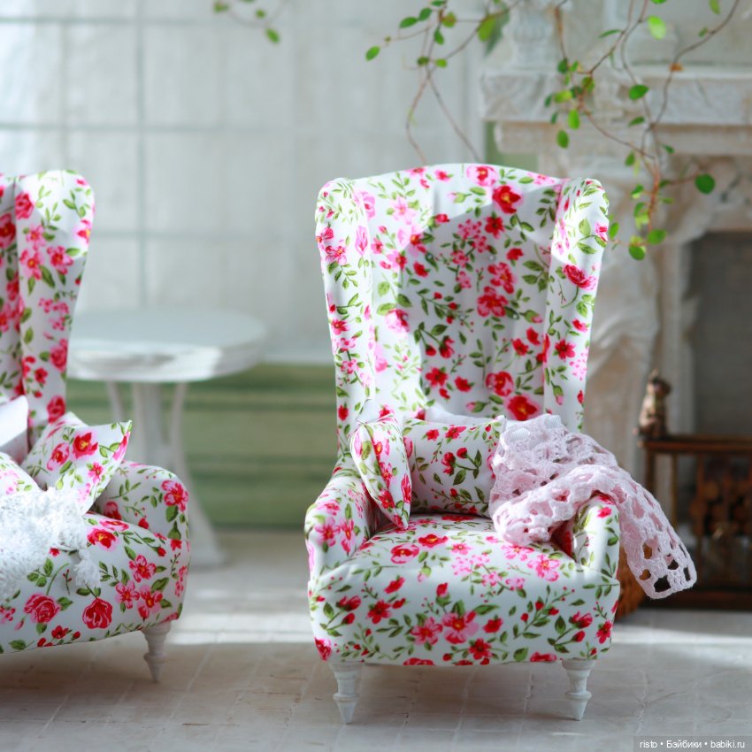 Красивое яркое кресло с цветочным принтом для 1/6 от известного мастера (фото 10)