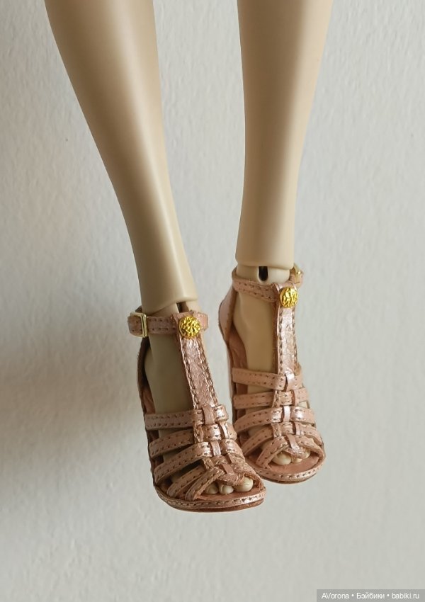 Перламутрово- персиковые босоножки из натуральной кожи (фото 8)