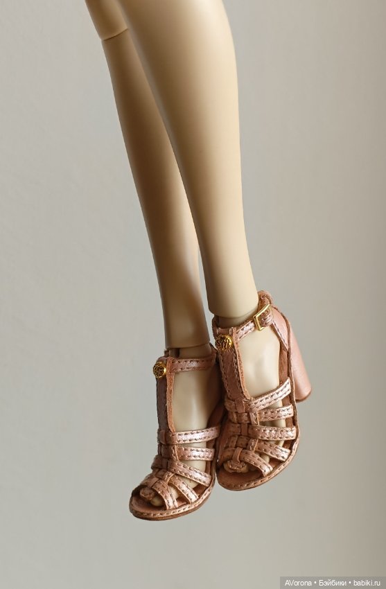 Перламутрово- персиковые босоножки из натуральной кожи (фото 5)
