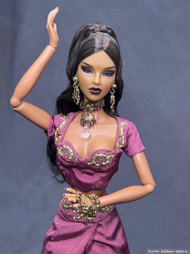 Isha Purple Pose Fashion Royalty (фото 5)