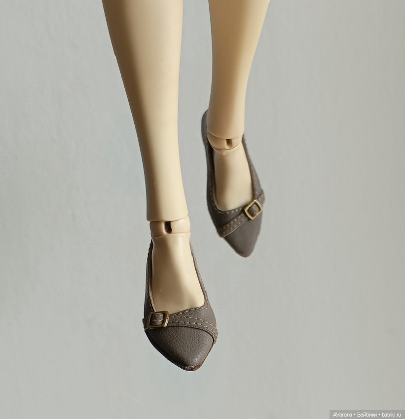 Туфли на низком каблучке, серо- бежевые (фото 2)