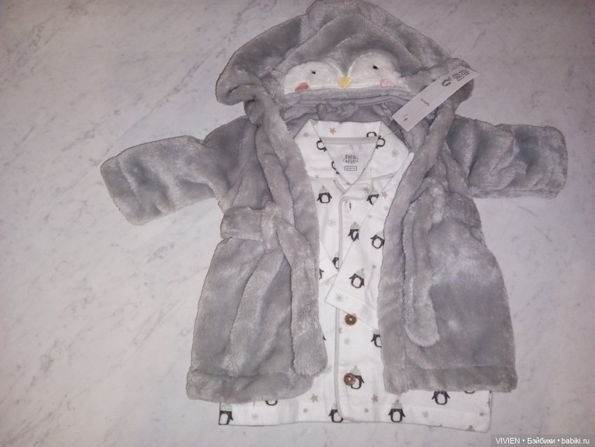 Халатик для куклы мальчика с пингвином