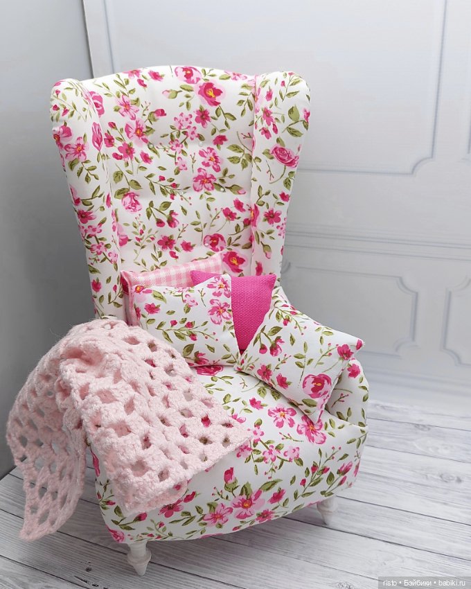Красивое яркое кресло с цветочным принтом для 1/6 от известного мастера
