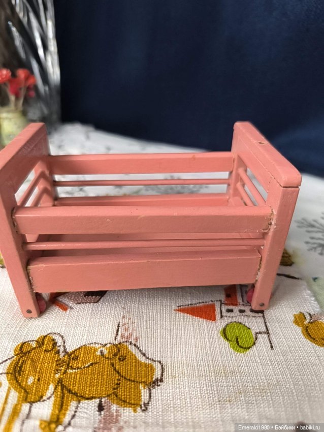 Винтажные кроватки для пупсиков