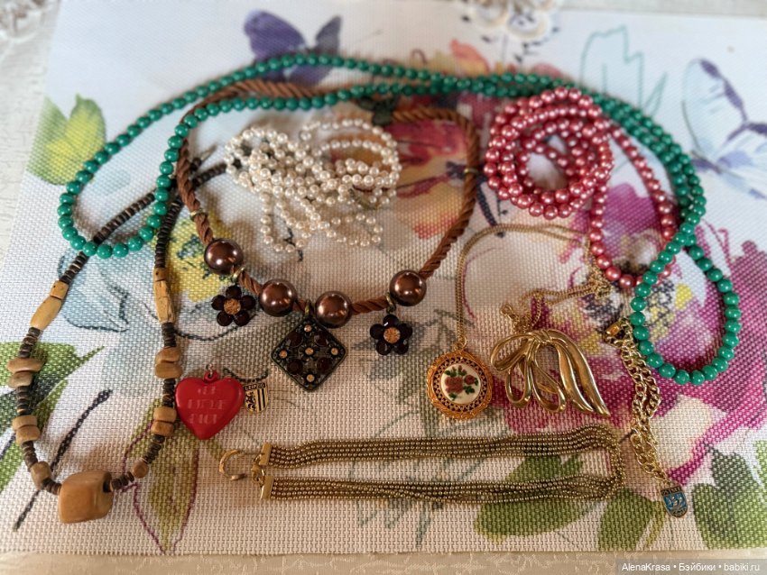 Лот украшений и для творчества