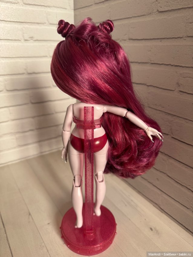 Кукла Rainbow High Скарлет (фото 9)
