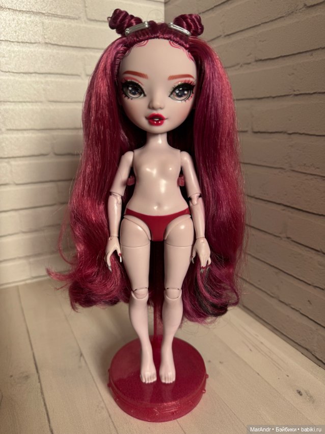 Кукла Rainbow High Скарлет