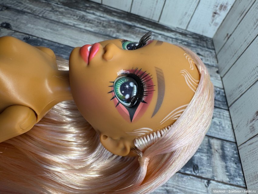 Кукла Rainbow High Сабрина (фото 5)