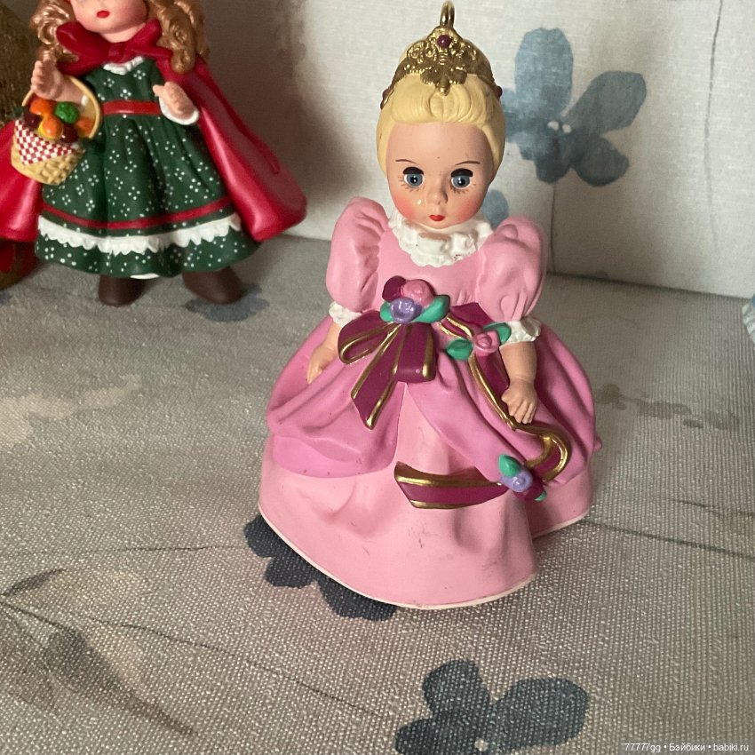 Сикстет прелестных куколок