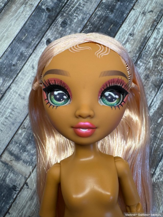 Кукла Rainbow High Сабрина (фото 7)