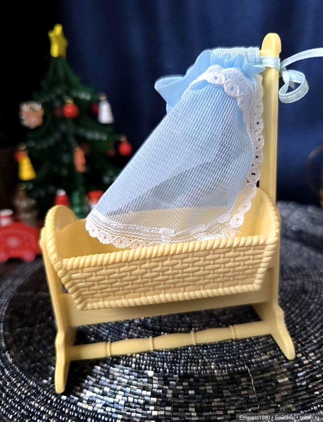 Винтажные кроватки для пупсиков