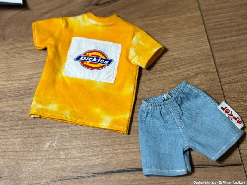 Комплект с шортами на экшена