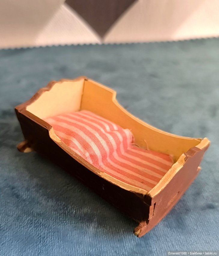 Винтажные кроватки для пупсиков (фото 7)