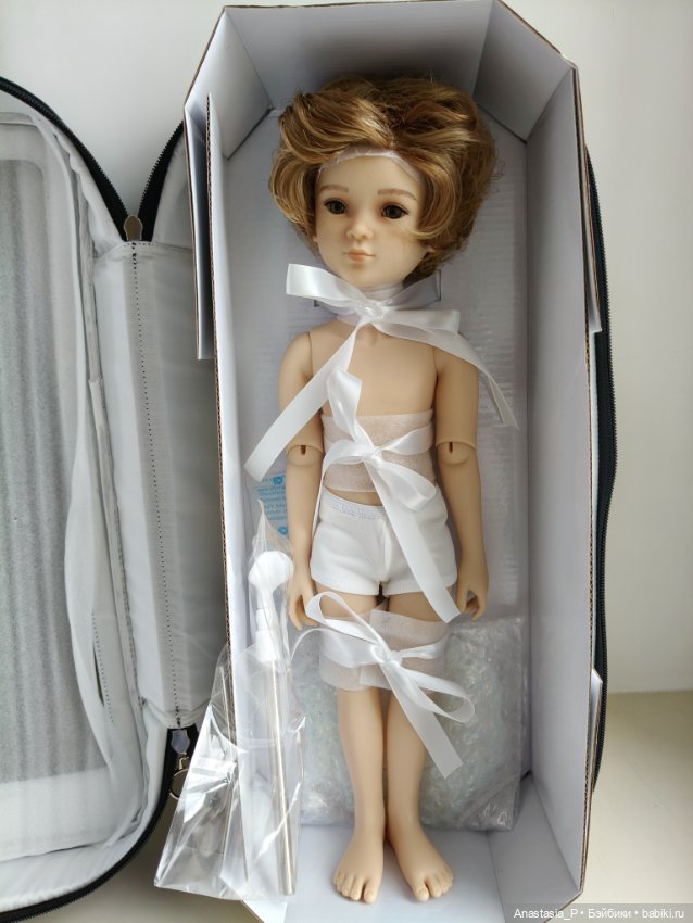 Дуглас Руби Ред, клубная кукла 2025 года (фото 5)