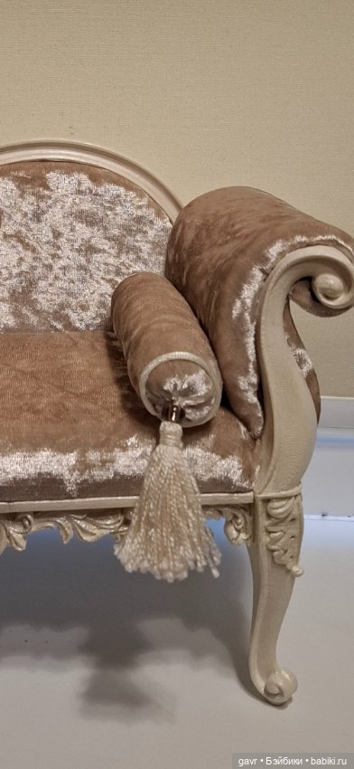 Диван для куклы формата 1/4