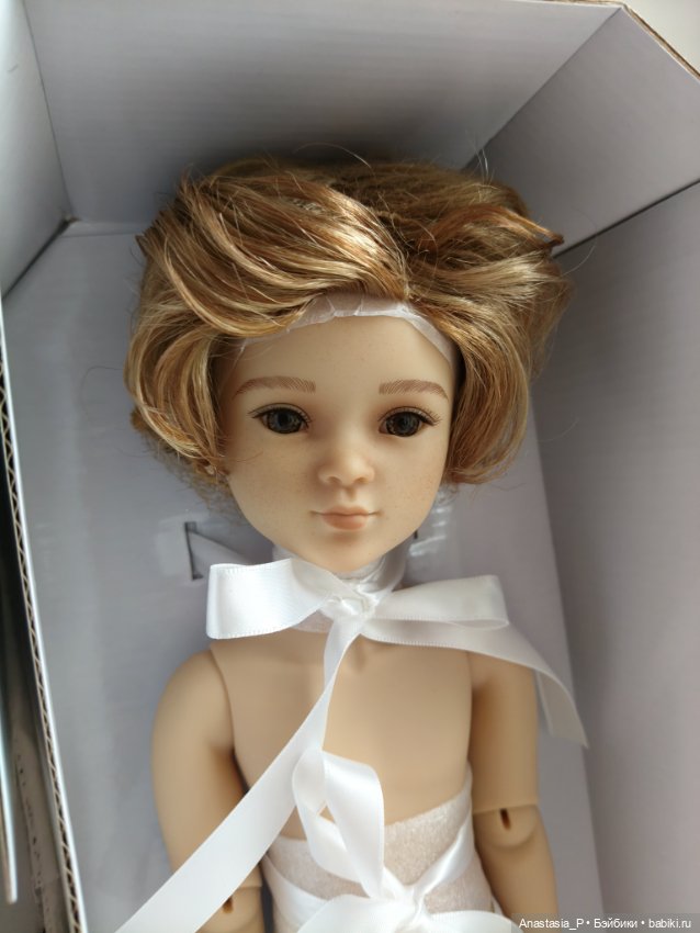 Дуглас Руби Ред, клубная кукла 2025 года (фото 4)