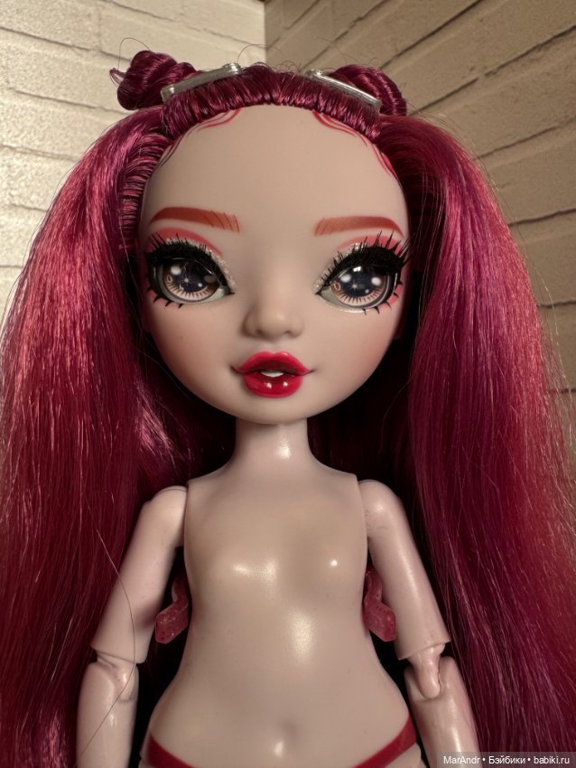 Кукла Rainbow High Скарлет (фото 3)