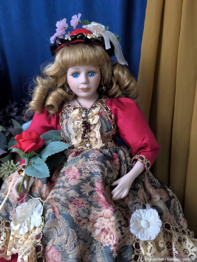 Коллекционная фарфоровая кукла Kate (фото 5)